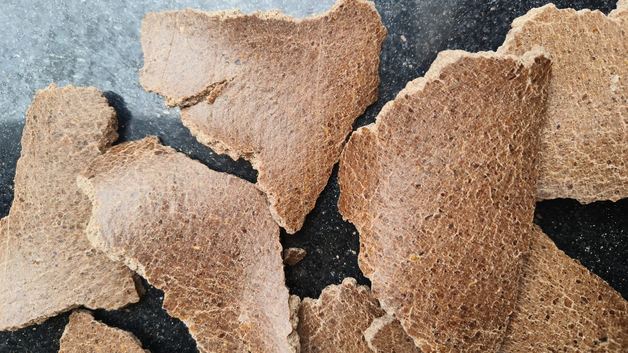 GN OIL CAKE 5 RS THICKNESS QUALITY